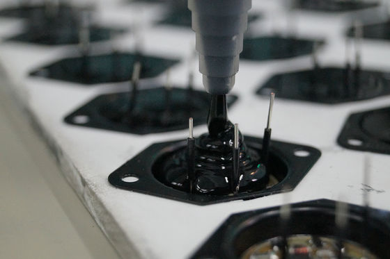 Macchine automatiche di distribuzione della colla per luci a LED e miscelazione di resine di poliuretana