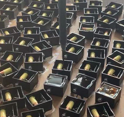 Macchina per la preparazione di piatti a resina liquida Attrezzatura di distribuzione a due componenti per pannelli a nido di miele