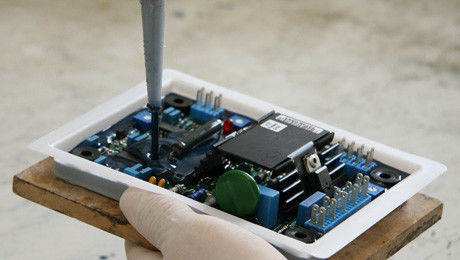 Macchine per mescolare e imballare per accensioni elettroniche